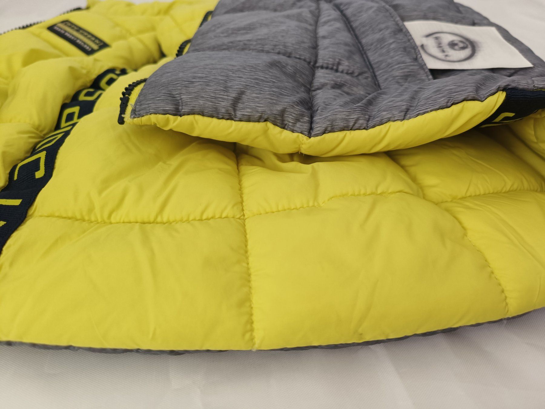 C&A Altro abbigliamento per bambino: C&A Winter Weste Gr 92 Junge grau/blau oder gelb umkehrbar – Usato da Oberhofen Thun'see venduto da cri_6md2 4