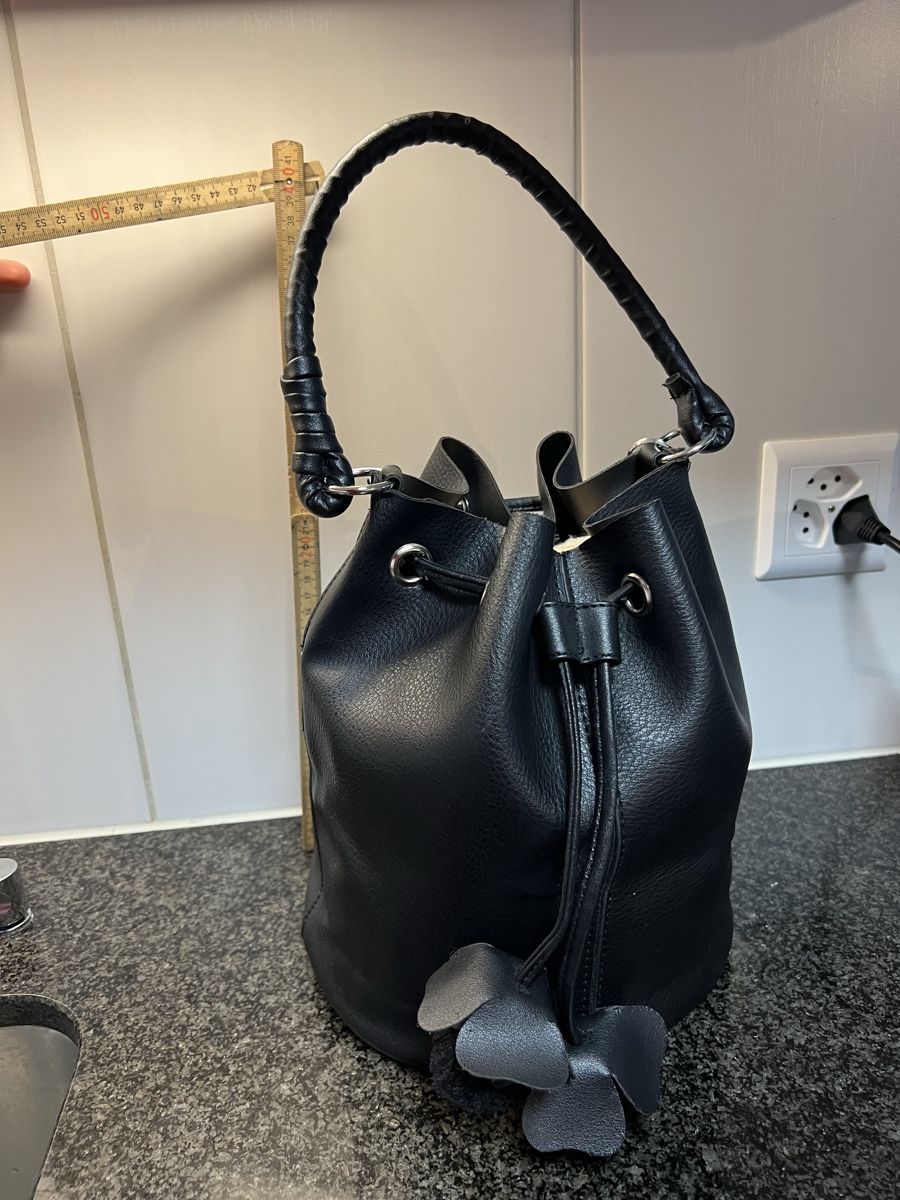 Borse: Schwarze Handtasche / Beuteltasche – Nuovo (secondo la descrizione) da Thörishaus venduto da yase03 1