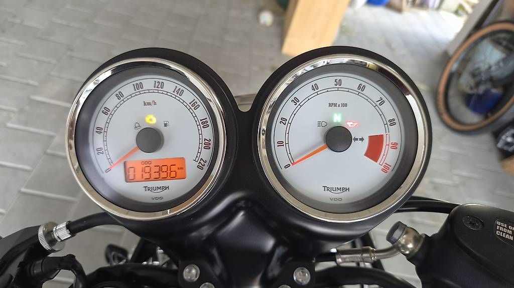 Route: Triumph Thruxton 900 EFI – D'occasion à Zollbrück par Brumi08 1