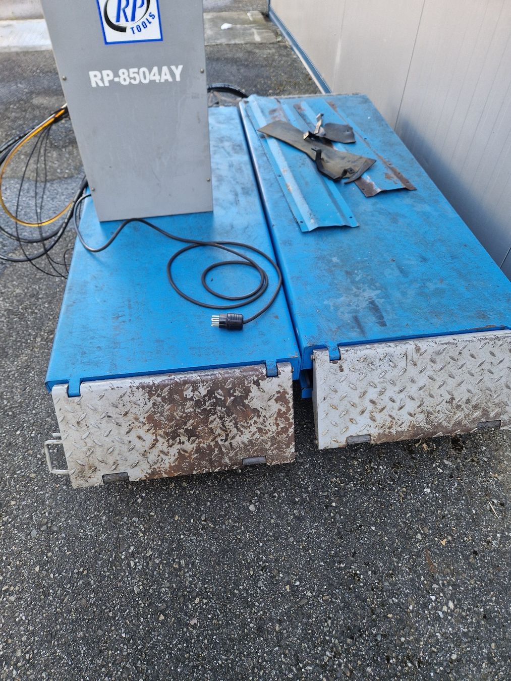 Piattaforme elevatrici & Crick: Scherenhebebühne 3000kg – Usato da Unterkulm venduto da can5726 3