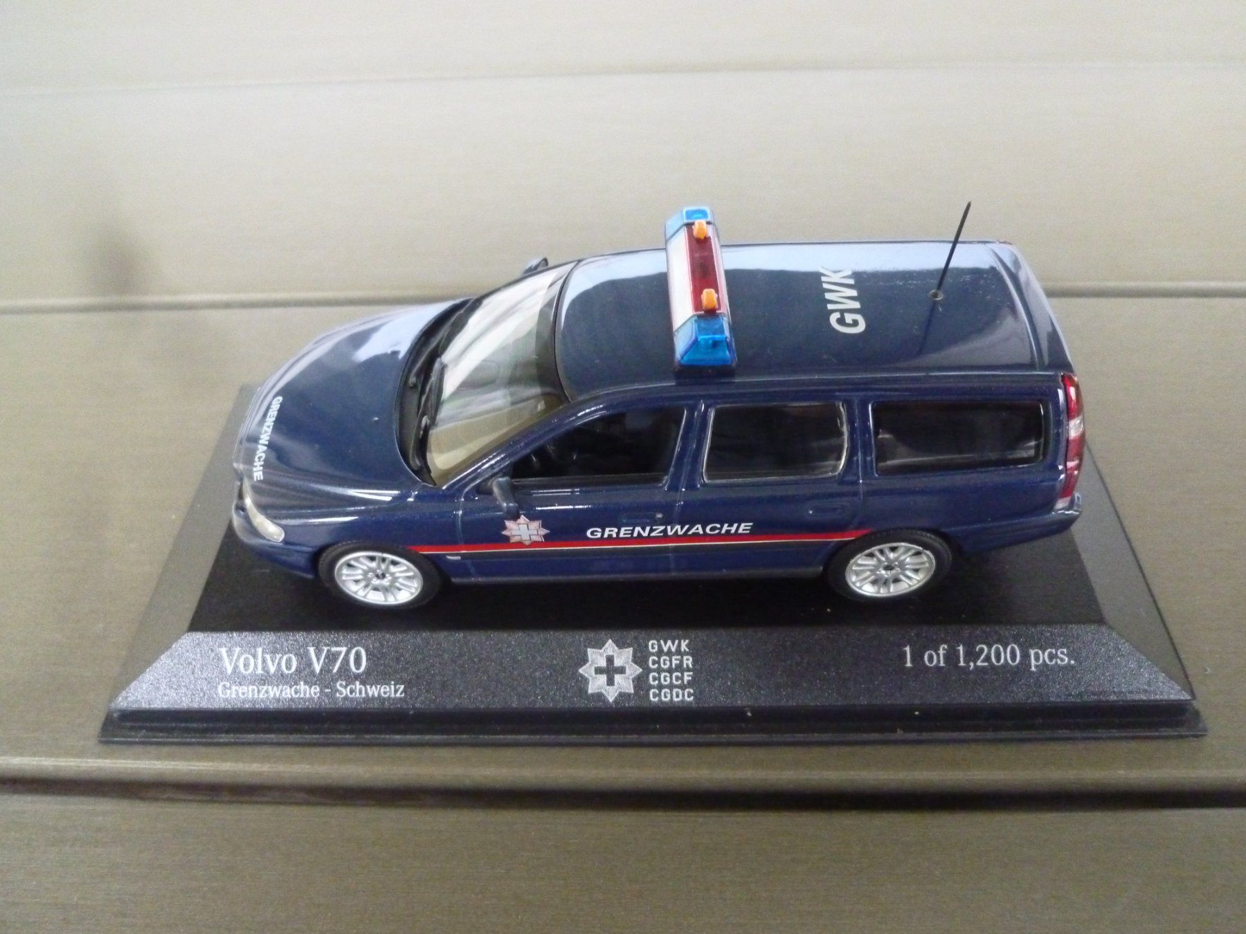 Volvo Modellini d'auto: Volvo V70 Grenzwache Schweiz – Nuovo (secondo la descrizione) da Flawil venduto da Imperiosud 4
