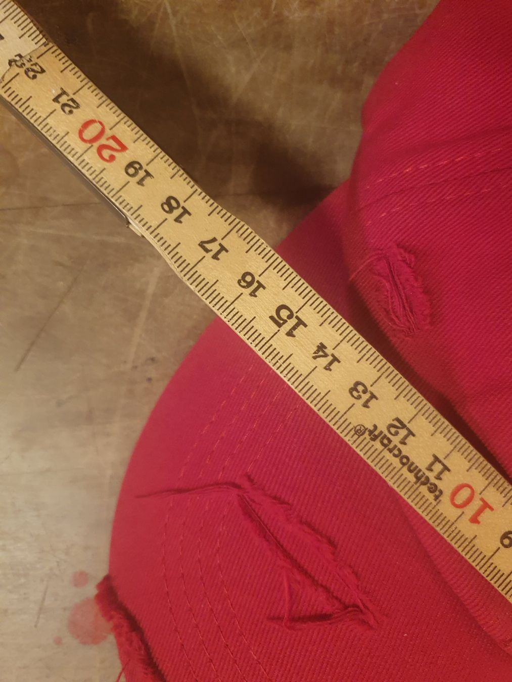 Altro in  Abbigliamento & Accessori: Tächlikappe rot – Usato da Zürich venduto da loosebone 2