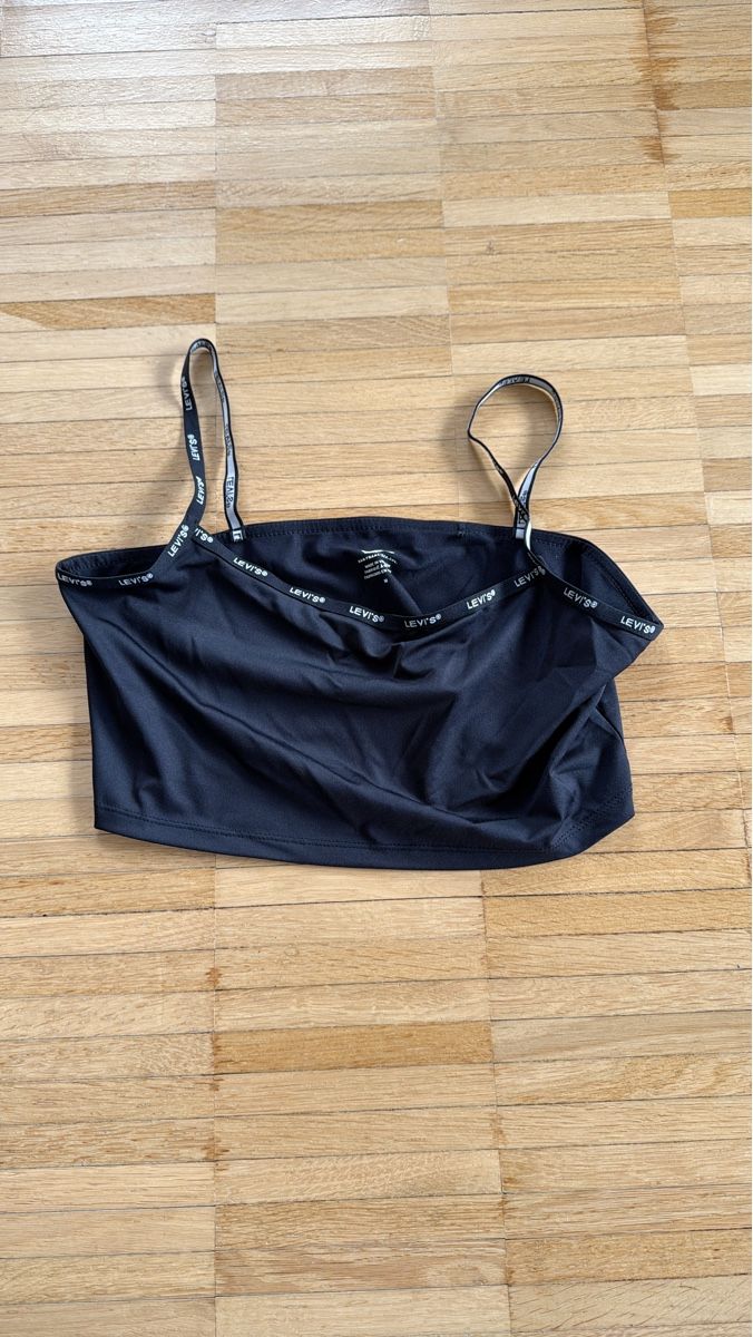 Levi's Tops: Schwarzes Levi's® Top Gr. M – Gebraucht aus Winterthur von Streisel