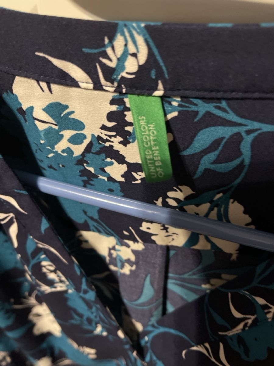 Camicette: Benetton Damen Bluse, Gr. 38, blau-weiss gemustert – Usato da Zürich venduto da Belisimo 1