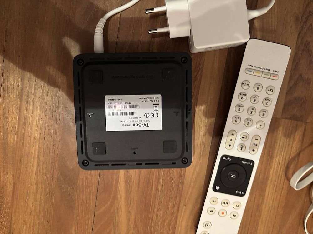 Swisscom TV-Box UHD (IP1400) mit Fernbedienung (Gebraucht) in ...