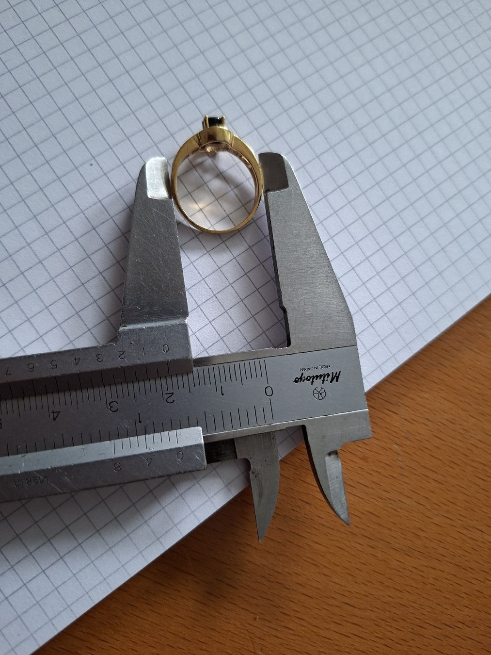 Anelli: Goldring 24 K mit blauem Stein 3 Gramm. – Nuovo (secondo la descrizione) da Uster venduto da mak_mw2n 1