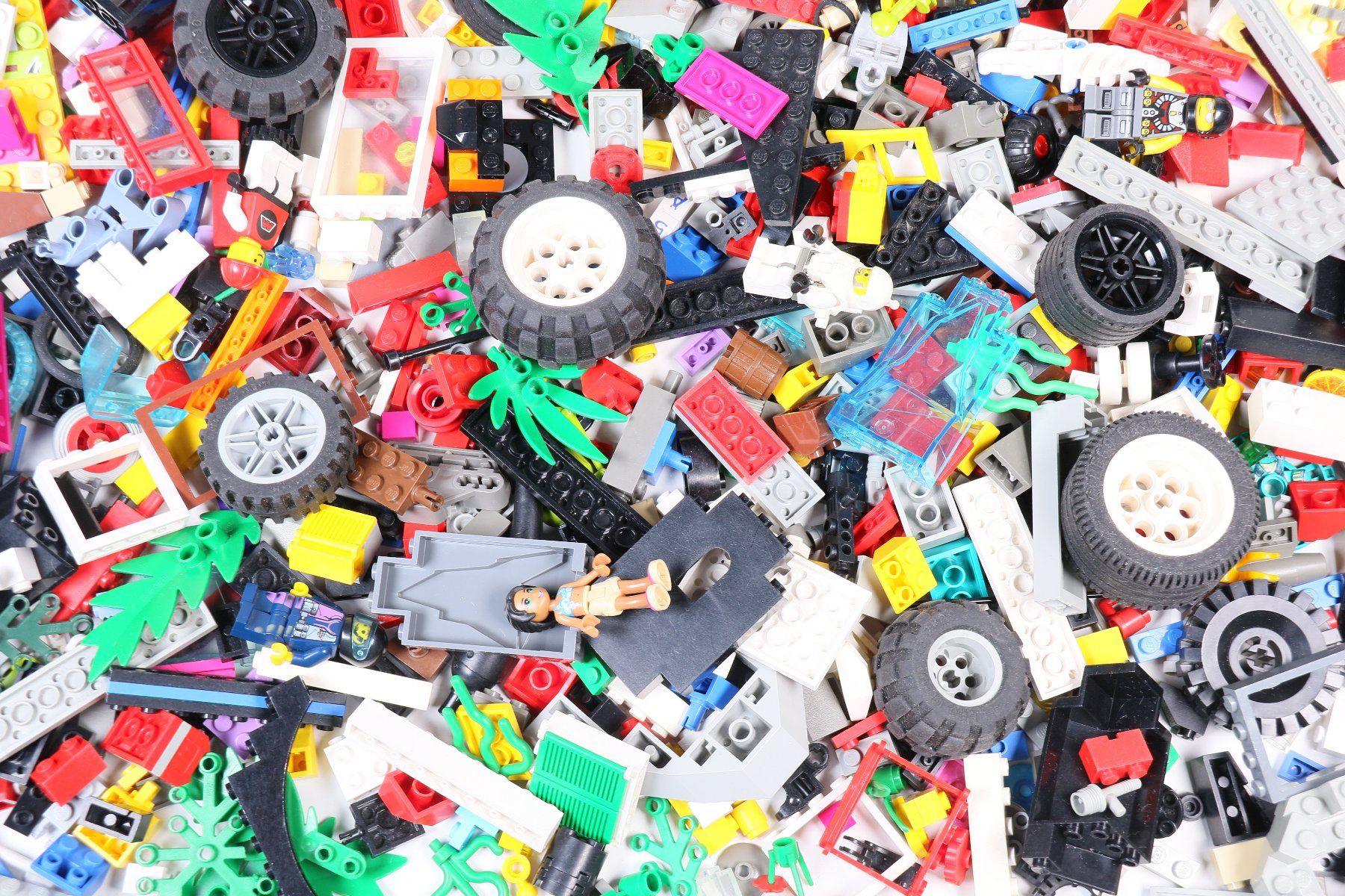 Lego Baukästen: 1.5 kg. Legoteile mit Minifiguren – Gebraucht aus Hettlingen von Scholi99 1