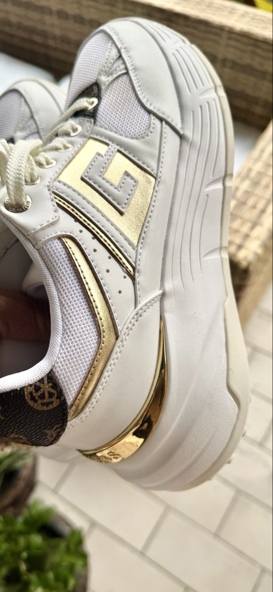 Guess Damenschuhe: Sneackers Guess taglia 38 – Gebraucht aus Pregassona von cri_jtt6 1