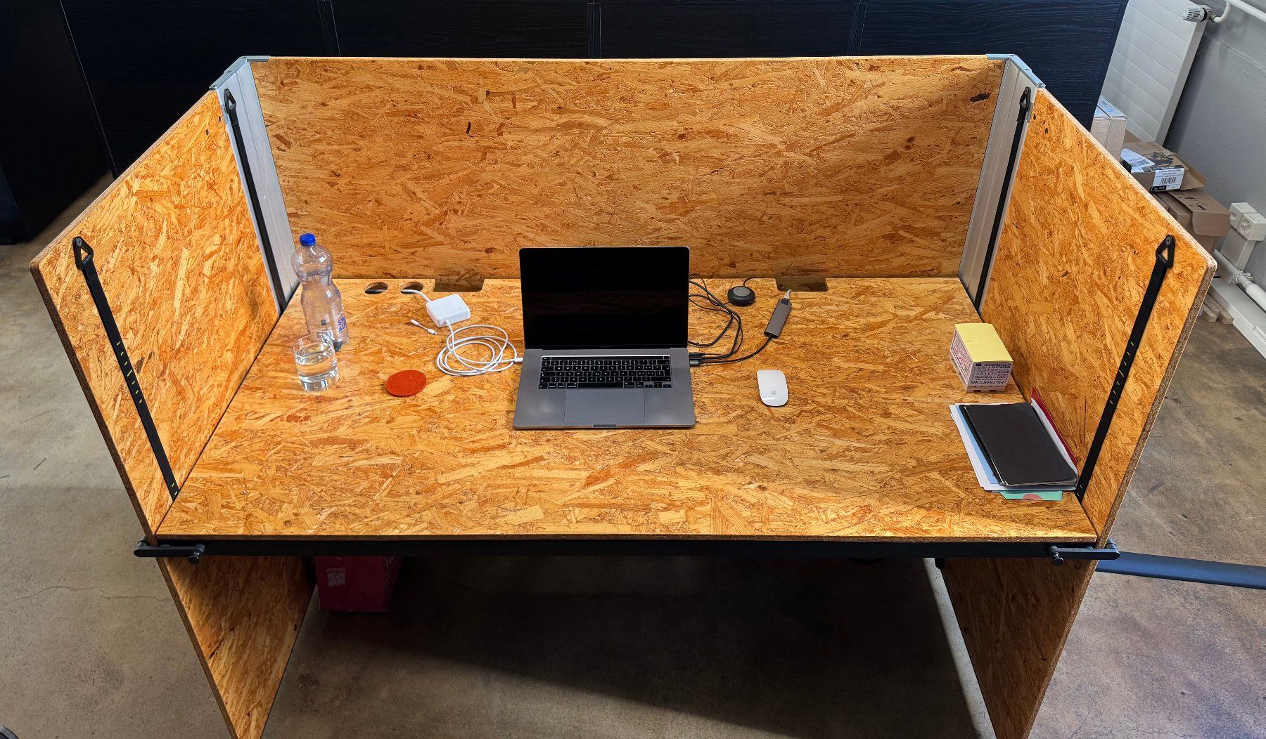 Vitra Scrivanie: Vitra Hack Schreibtisch – Usato da Würenlos venduto da Herr_Marktschreier 1