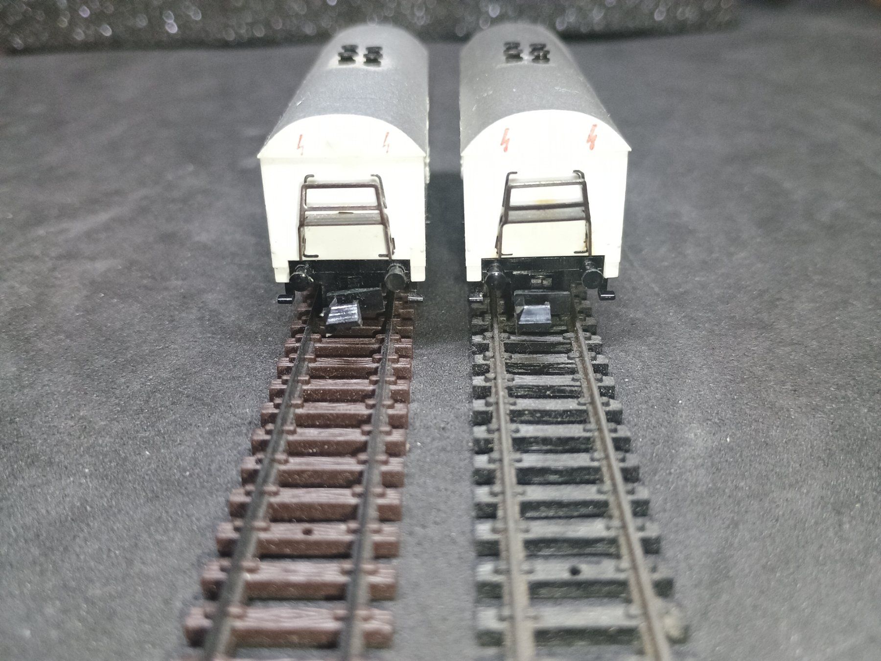 Trix Modelleisenbahnen: Spur N 2 Bierwagen von Trix – Gebraucht aus Bätterkinden von hob_6b8x 1