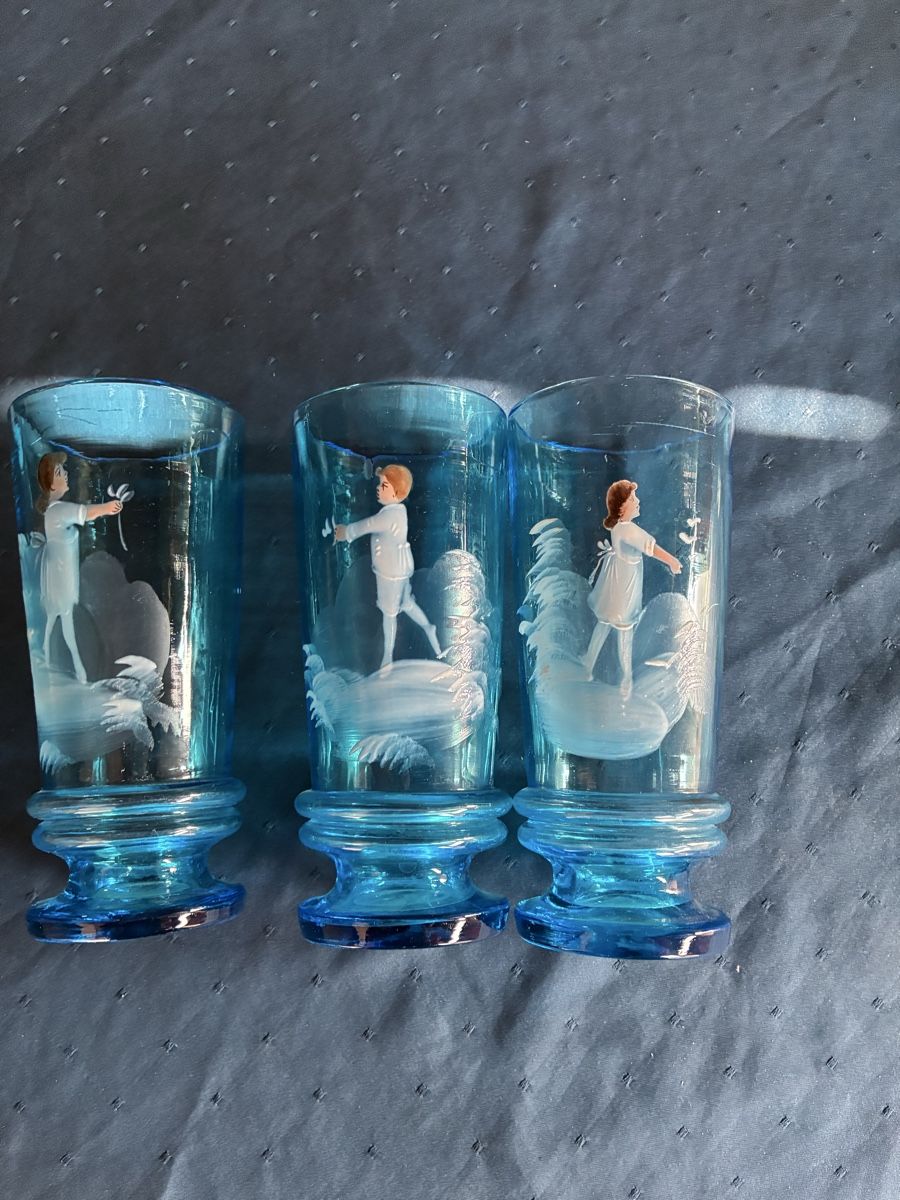 Karaffen: Antike Glaskanne und 3 Gläser blau mit Schneemalerei – Gebraucht aus Dornach von Rosengarten 2
