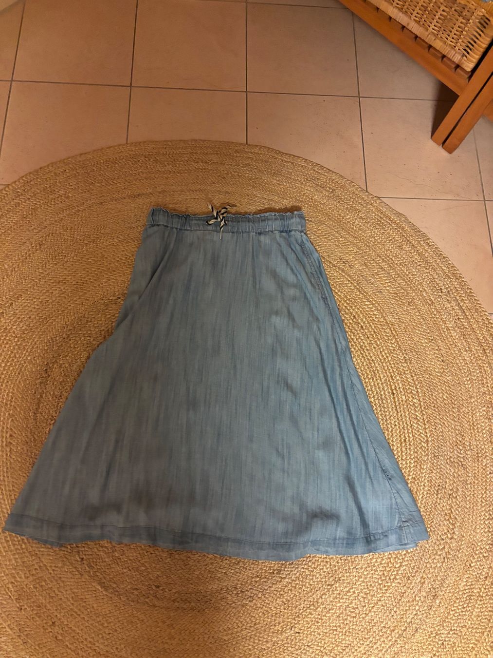 Esprit Gonne: Jupe Esprit taille 38 – Nuovo (secondo la descrizione) da Blonay venduto da Ollorvi