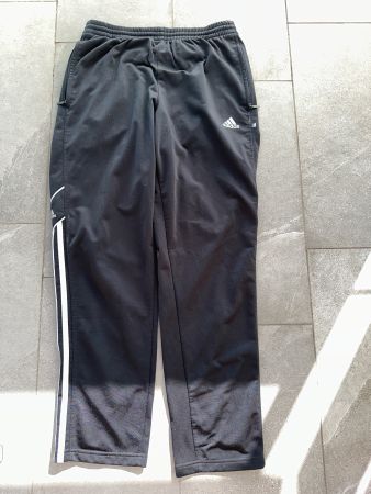 Adidas Trainerhose Gr. 6 schwarz