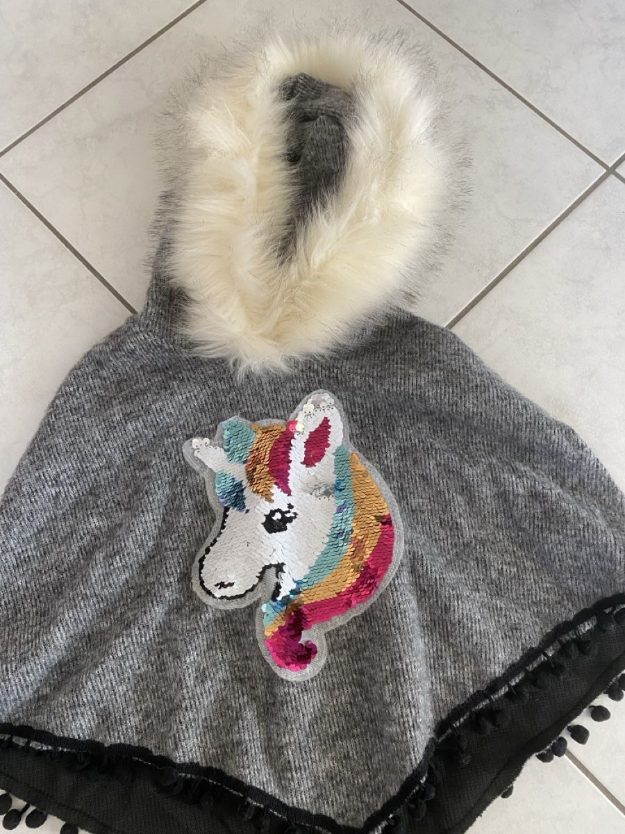 Giacche & Cappotti: Flauschiger Mädchen Poncho mit Einhorn Applikation, Gr. 4 – Usato da Haag (Rheintal) venduto da 2026Top