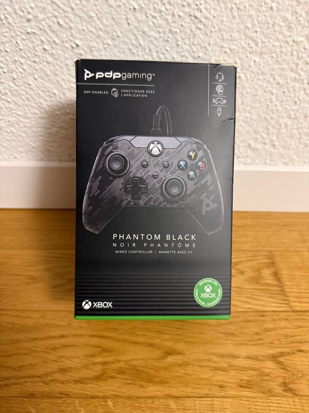 Controller: Phantom Black Xbox Wired Controller – Usato da Duebendorf venduto da Mauxus