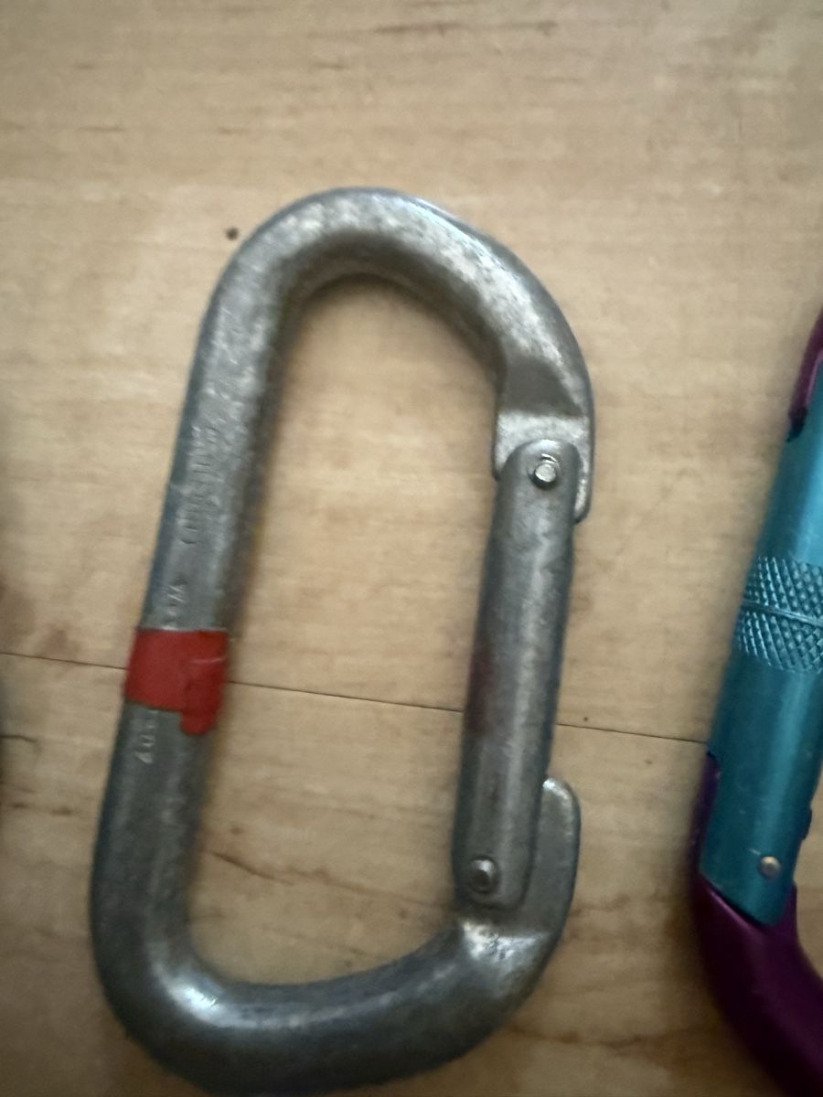 Attrezzatura da arrampicata: Climbing Carabiners Set Used Condition Various Brands – Usato da Zürich venduto da Vma_reuse 4