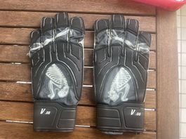 Puma V .08 Torwarthandschuhe NEU Grösse 10