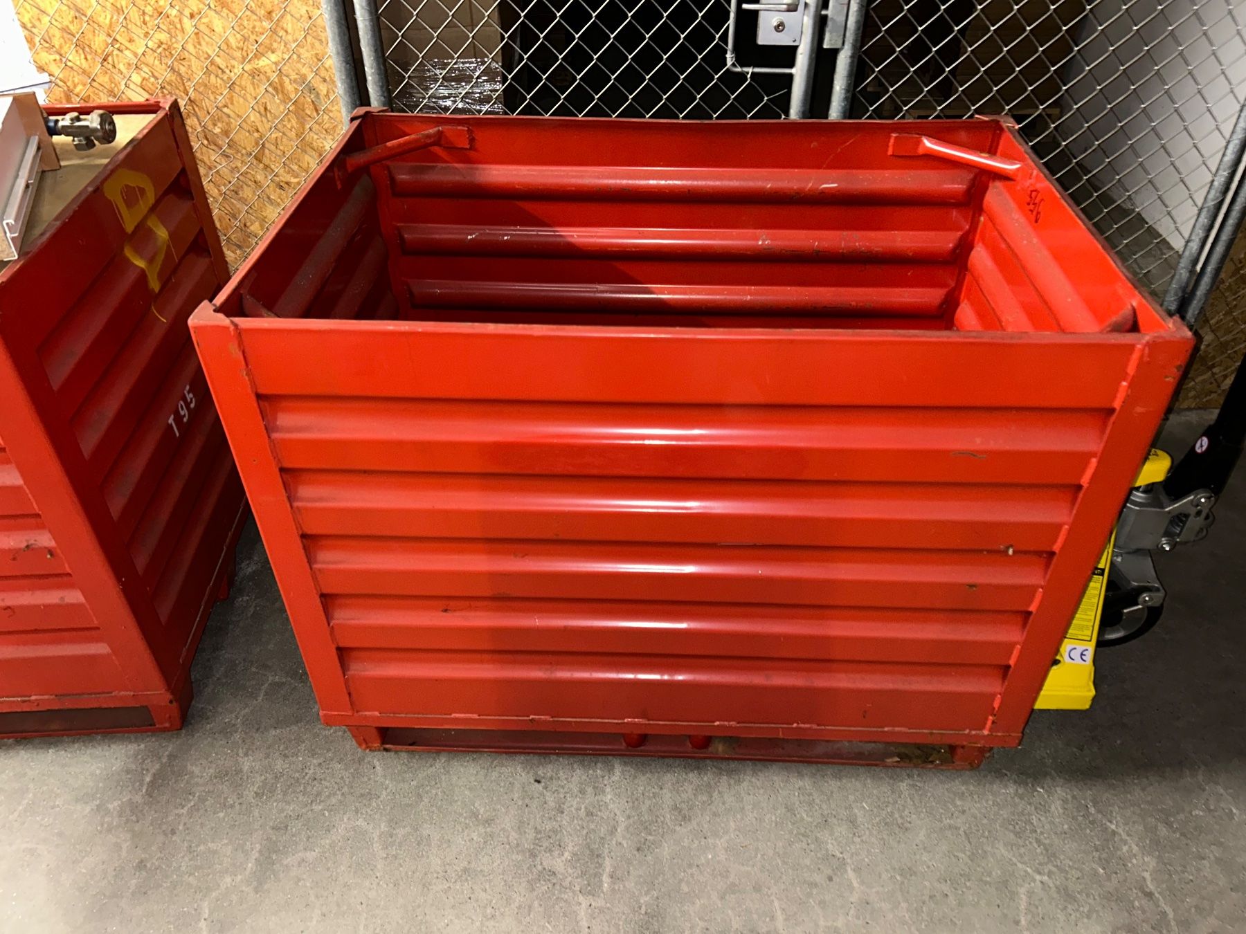 Conteneurs de construction: Metallcontainer – D'occasion à Aarau par Tanichtis01