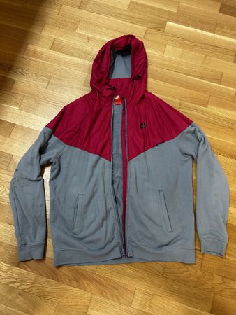 Nike Kapuzenjacke XL, Grau/Rot, ideal für den Herbst!