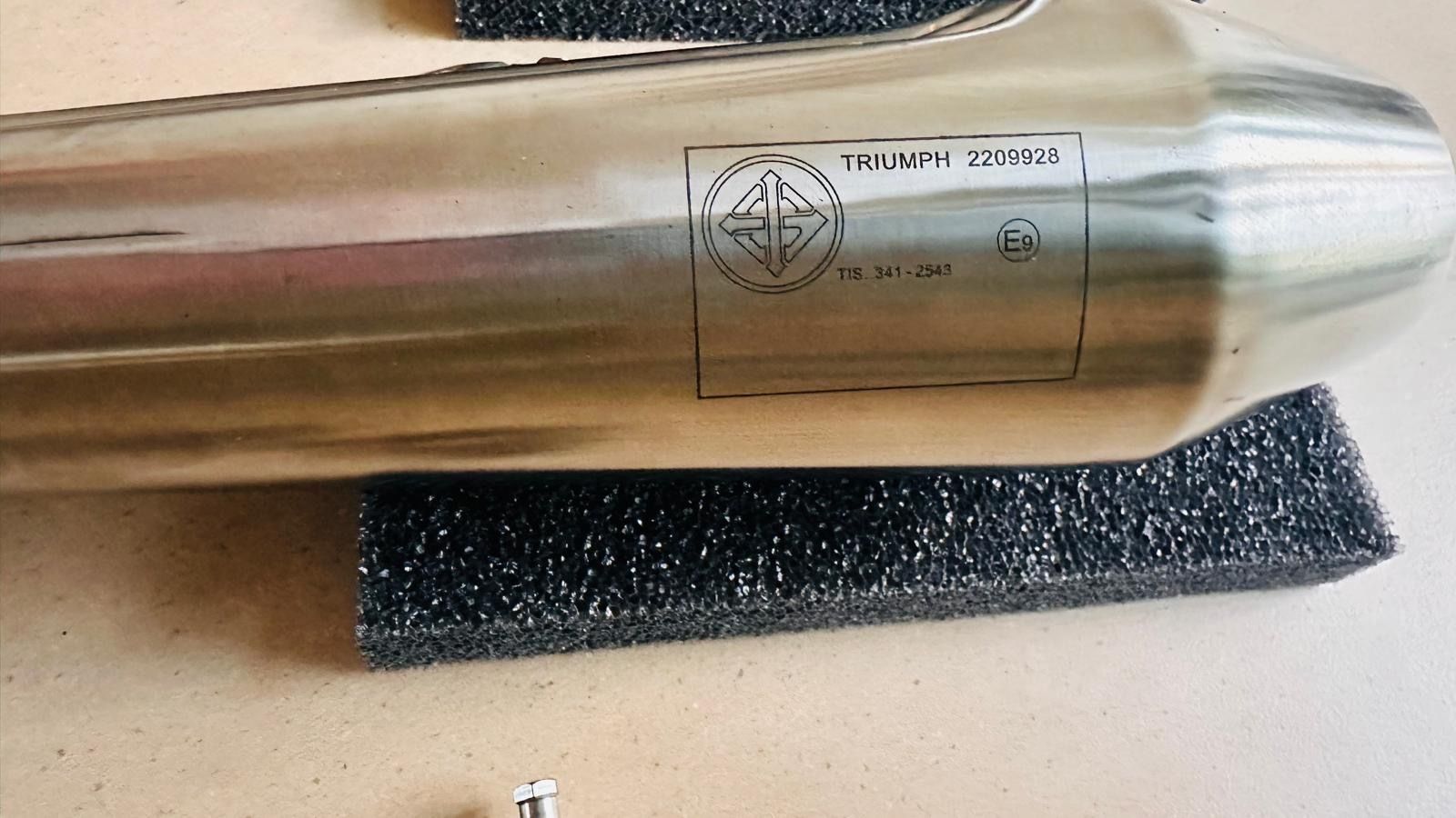 Triumph Sistemi di scarico: Original Auspuff Endtöpfe Triumpf Thruxton RS – Usato da Wettingen venduto da PhilipK 2