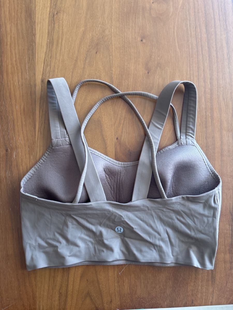 Lululemon Top: Lululemon Sports Bra Two-Pack Beige Black Size Small – Usato da Zürich venduto da are_7f62 1