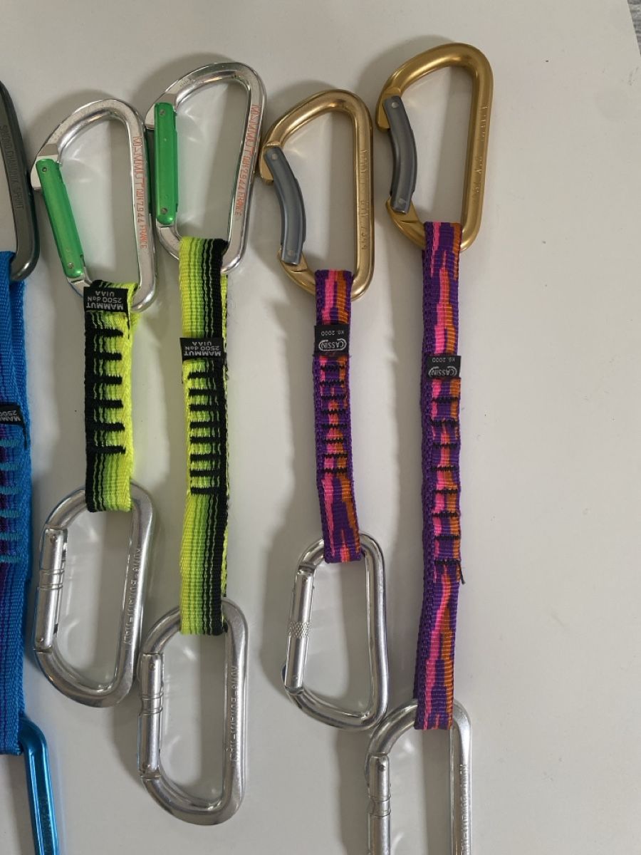 Attrezzatura da arrampicata: Retro Express 7 Stück Mammut & Simond Chamonix  – Usato da Aarau venduto da tschitta03 2