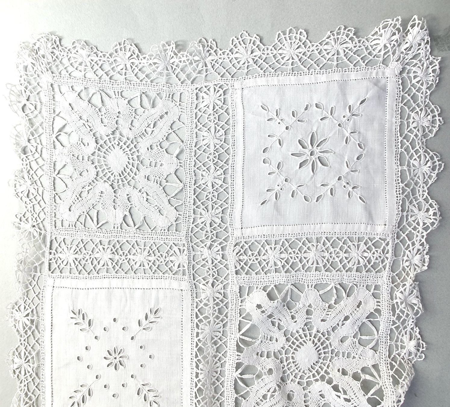 Altra biancheria da tavola: Napperon en dentelle, 65 x 45 cm – Usato da Lausanne venduto da venise001 4