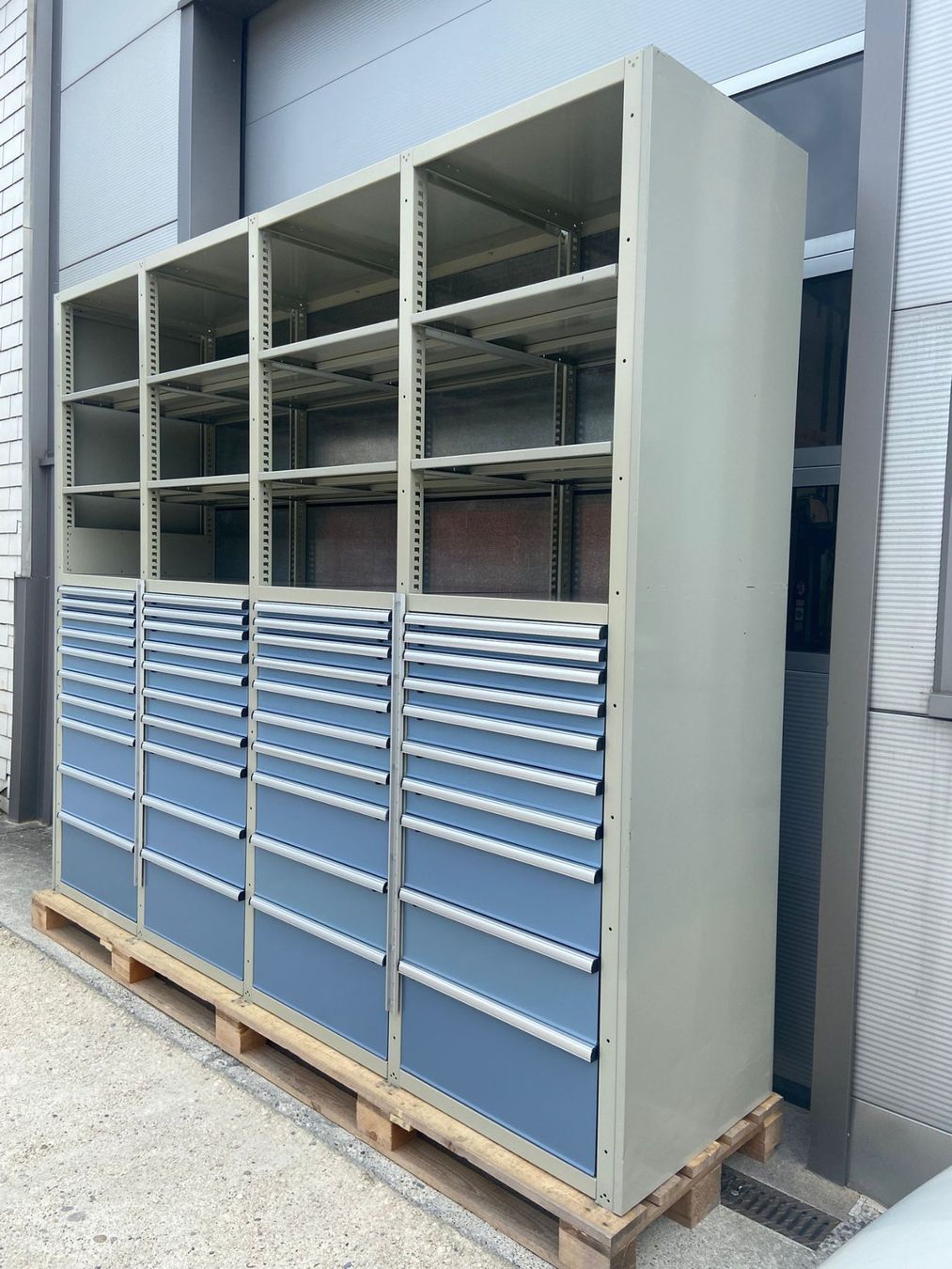 Lista Tutti gli attrezzi: Lista Schwerlastregal / Schubladenwand Nr. 41 – Usato da Laupersdorf venduto da Borer_Liquidationen 1