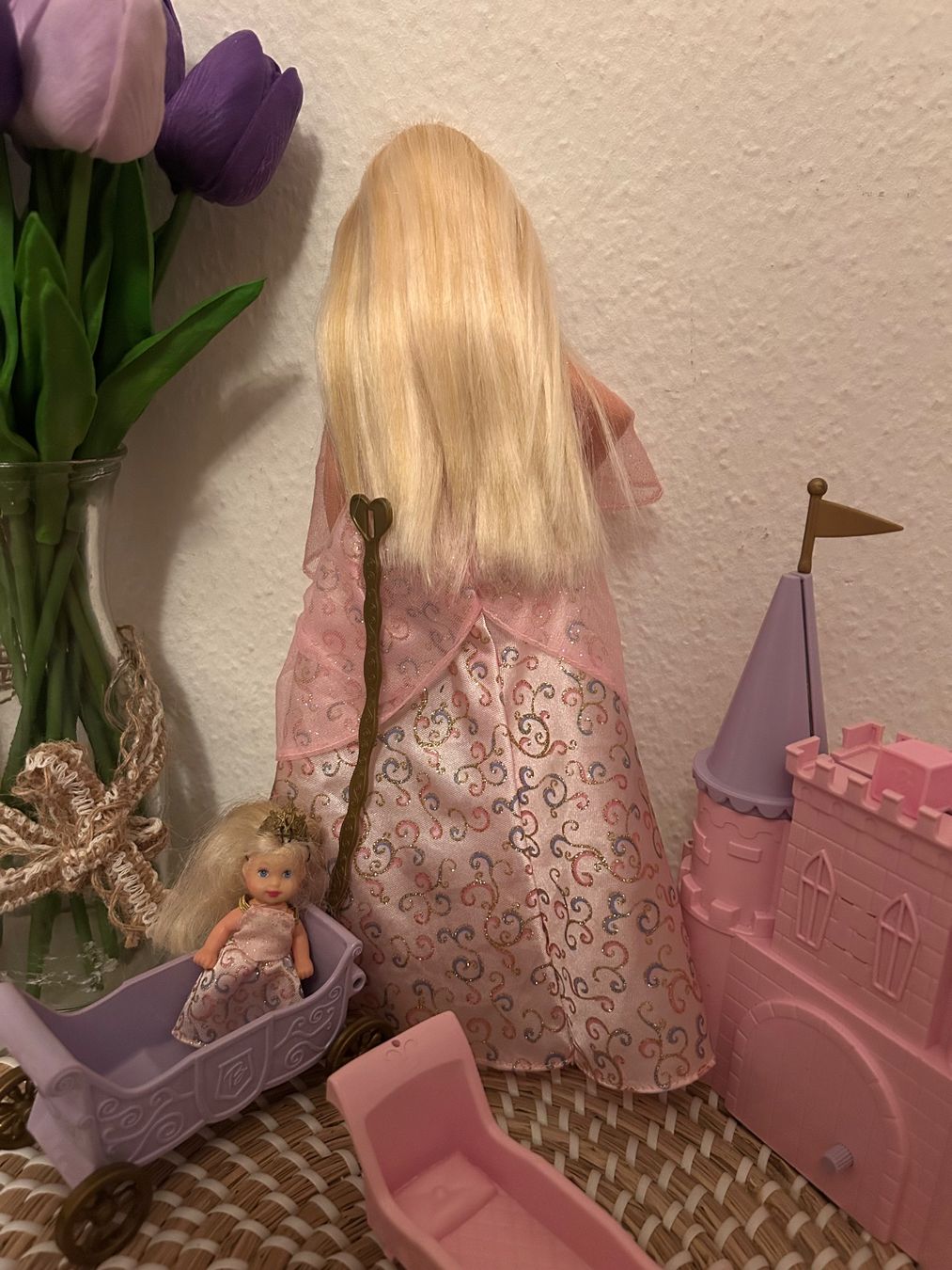 Poupées: Barbie Princesse avec chateau – D'occasion à Villeneuve VD par sge_7fbm 2