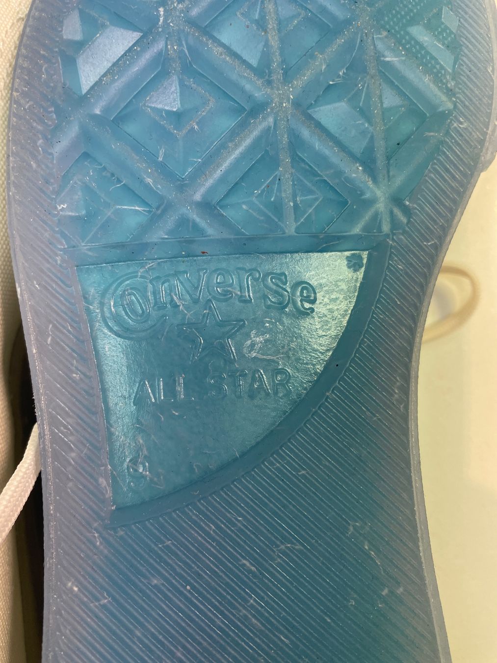 Converse Herrenschuhe: Neue, weisse Converse 'All Star', transparente Sohle in 42.5 – Neu (gemäss Beschreibung) aus Wolfhausen von Mawere 3