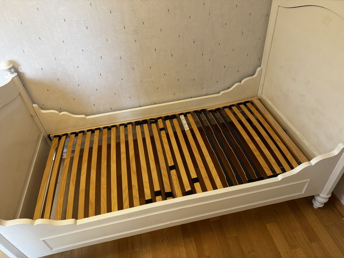 Betten: Wunderschönes Einzelbett im Landhausstil – Gebraucht aus Büren zum Hof von Glausersimon 5
