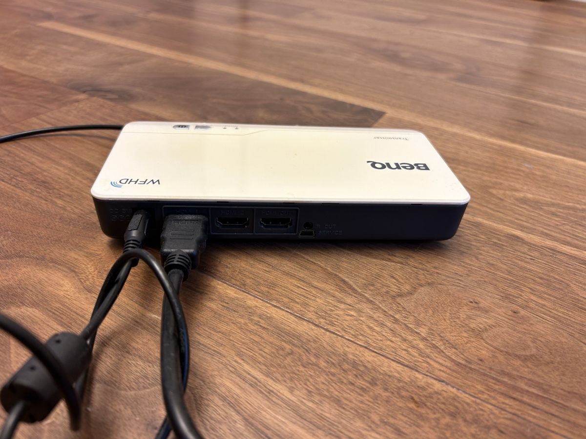 BenQ Proiettori: BENQ Wireless FHD Kit Transmitter – Usato da Geroldswil venduto da Gfacchinetti 2