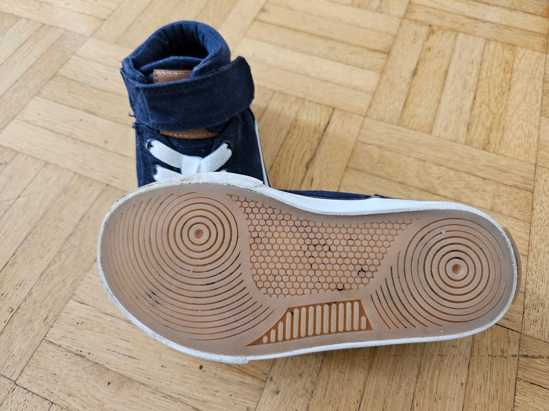 H&M Scarpe per ragazzi: Turnschuhe / Sneaker mit Klett Gr. 26 H&M – Usato da Unterengstringen venduto da saraman 2