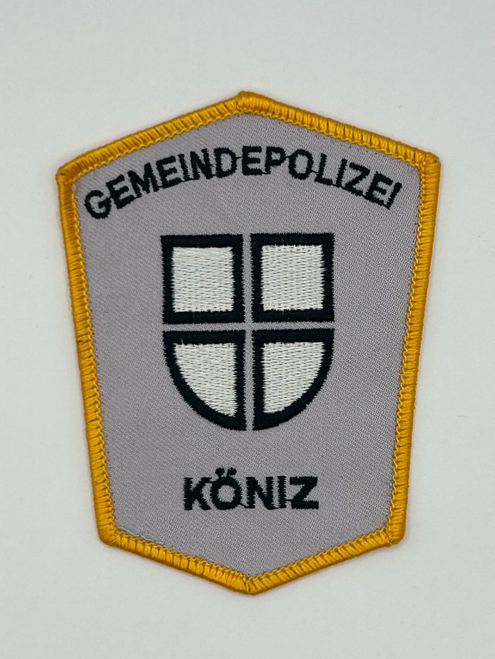 Swiss Plaketten & Abzeichen: Seltenes Abzeichen ehemaligen Gemeindepolizei Köniz – Gebraucht aus Schaan von Auring61