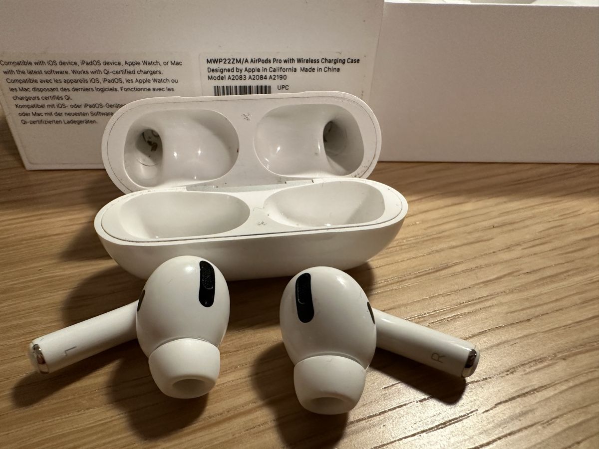 Apple Kopfhörer: Apple AirPods Pro mit Ladecase – Gebraucht aus Glattpark(Opfikon) von ZHINCITY 3
