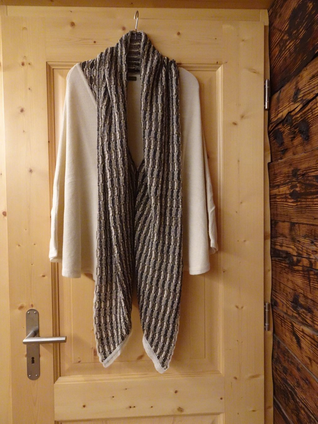 Sonstige Damenmode: Sol Alpaca Poncho beige-braun - Einheitsgrösse - 426255 – Gebraucht aus Küssnacht am Rigi von Good4Deckeli 1