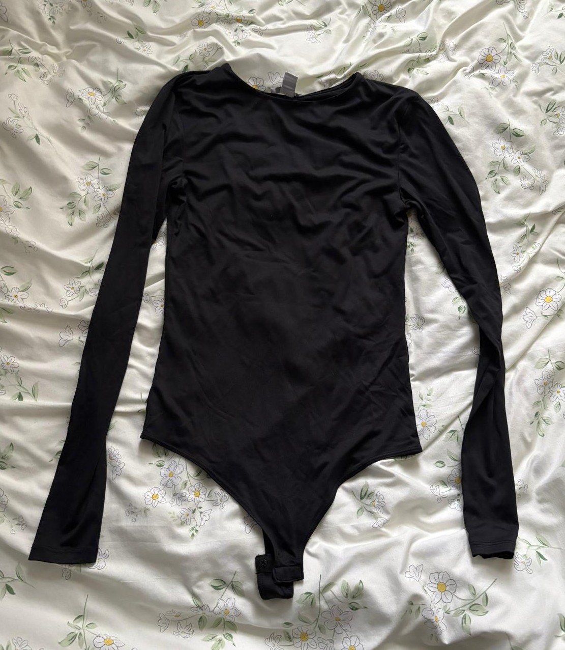 Lotti di vestiti: AMISU Basic Longsleeves, 3er Set – Usato da Bülach venduto da reaos 1