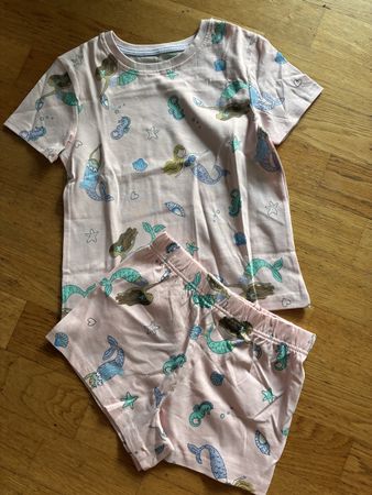 Tolles Pyjama Gr. 104, Neu