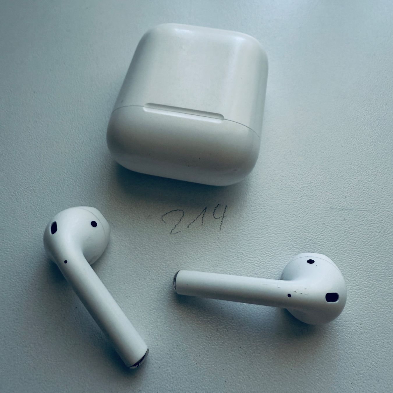 Apple Cuffie: Original Apple AirPods 2 Gen. Wireless Kopfhörer & Case – Usato da Basel venduto da MY.AIRPODS.SHOP 4
