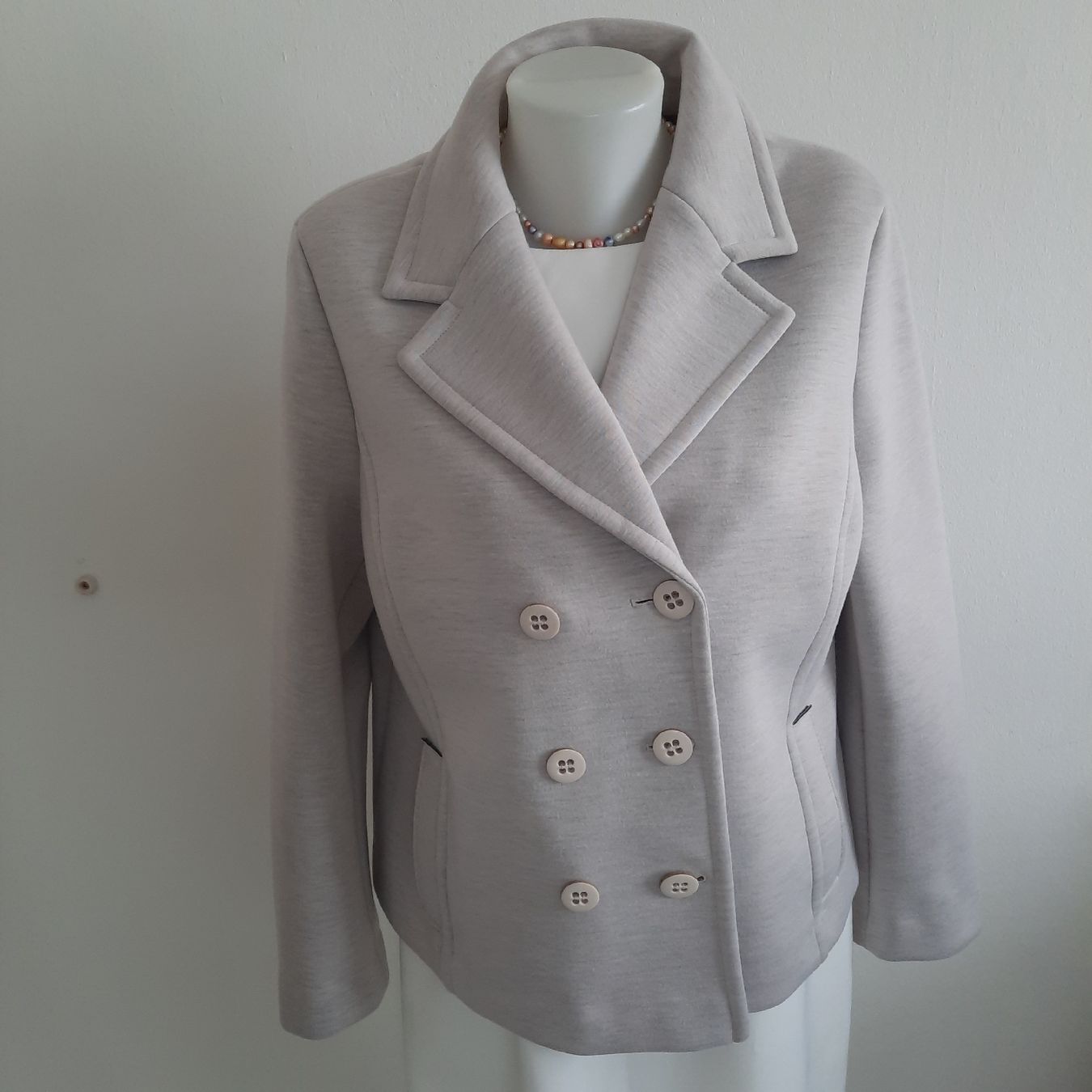 Madeleine Giacche: MADELEINE, BLAZER, GR.42 – Usato da Hinwil venduto da Wuschi40