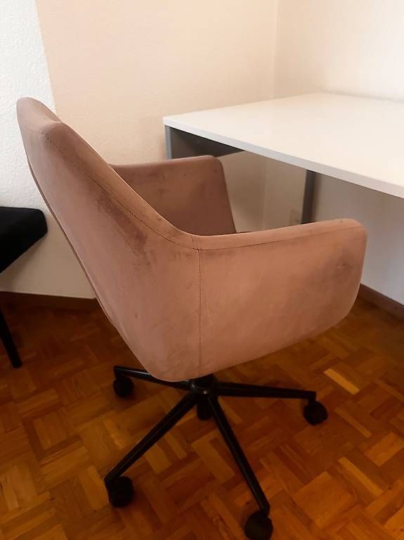 Set di tavolo e panche: Bureau et chaise – Usato da Yverdon-les-Bains venduto da fon_5pws 2