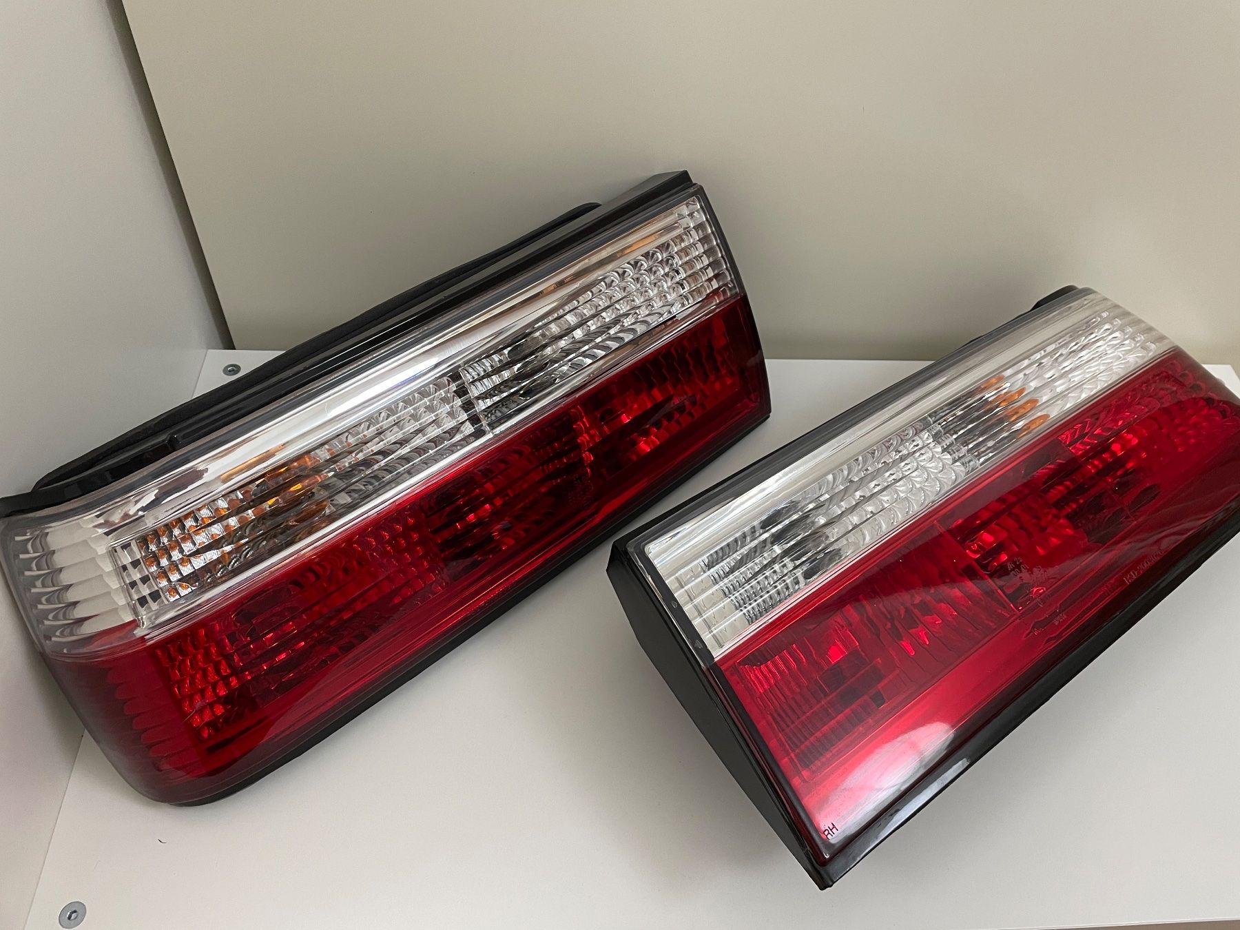 BMW Tutti pezzi di ricambio auto: Feu arrière BMW E30 phase 2 – Usato da Thônex venduto da fabio030 1