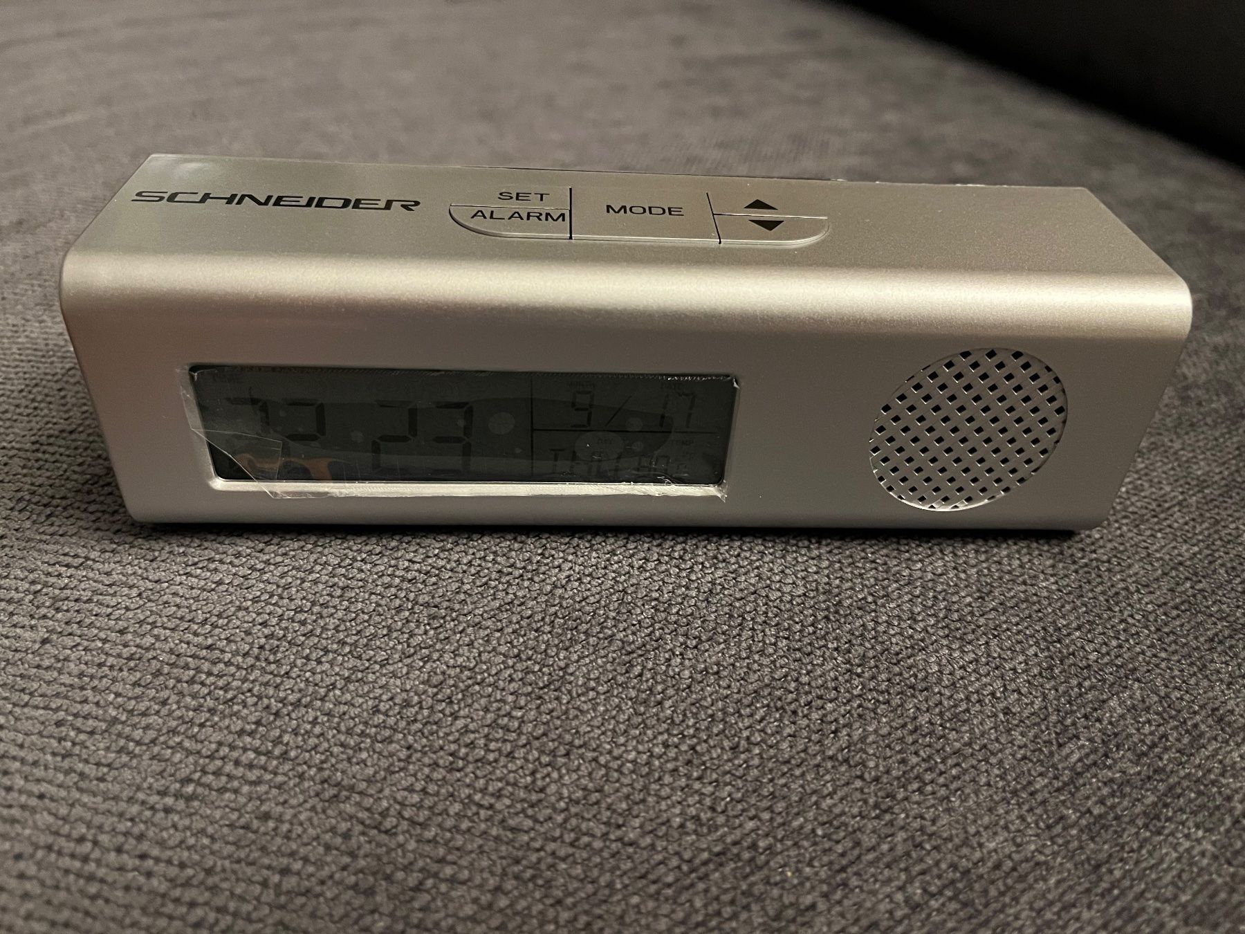 Sveglie: Radiowecker mit Taschenlampe – Nuovo e nell'imballaggio originale da Winterthur venduto da gia_8tbw