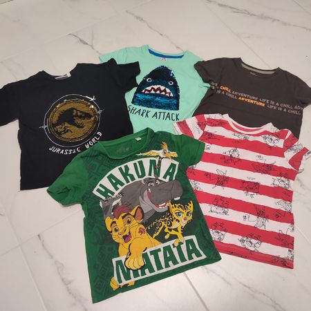 5 T-Shirts Jungen verschiedene Motive Grösse 110 
