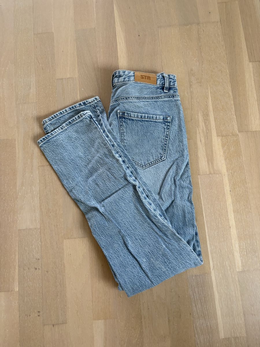 Stradivarius Jeans: Stradivarius Jenas – Nuovo (secondo la descrizione) da Schüpfen venduto da ani_gj8r 1