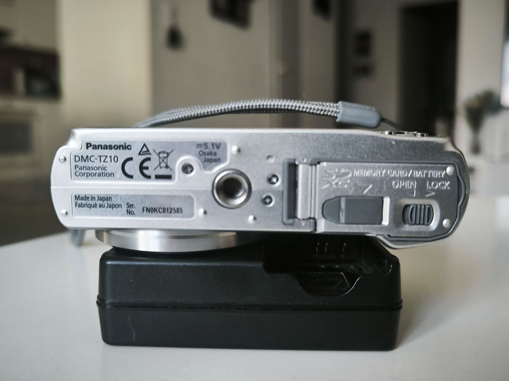 Panasonic Fotocamera: Panasonic Lumix TZ10  – Usato da Riaz venduto da vanucaptures 4