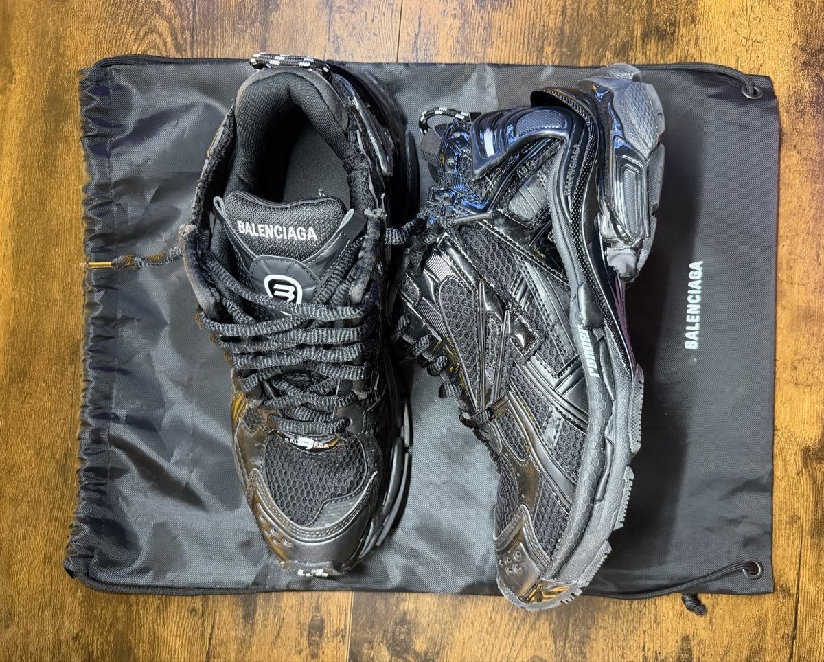Balenciaga Herrenschuhe: Baskets Balenciaga Runner noir pointure 43 – Neu (gemäss Beschreibung) aus St-Aubin-Sauges von mus_bd8k 1
