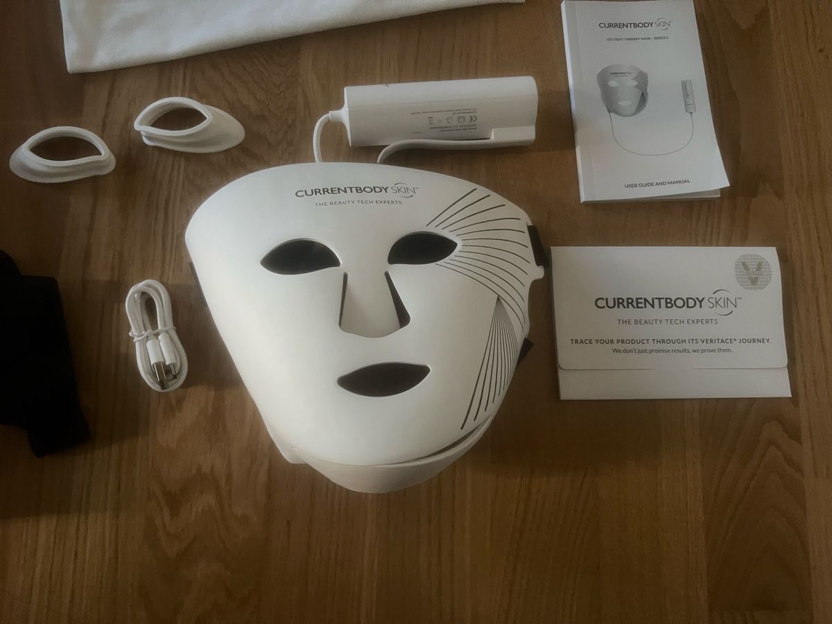 Cura del viso: Currentbody Skin LED Mask & Neck Perfector  – Nuovo (secondo la descrizione) da Dübendorf venduto da ali_g7p8 2