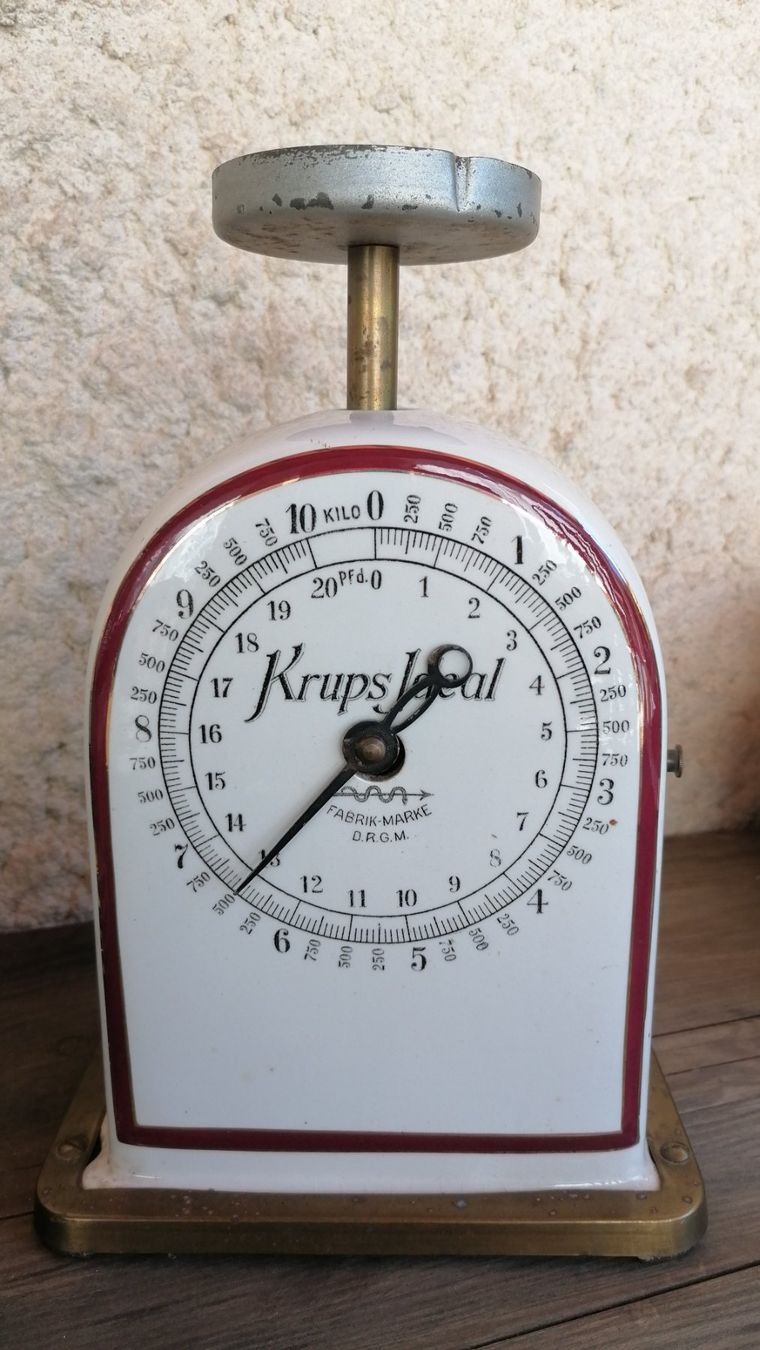 Krups Balances et poids: Vieille balance KRUPS – D'occasion à Chezard St-Martin par Loucail 1