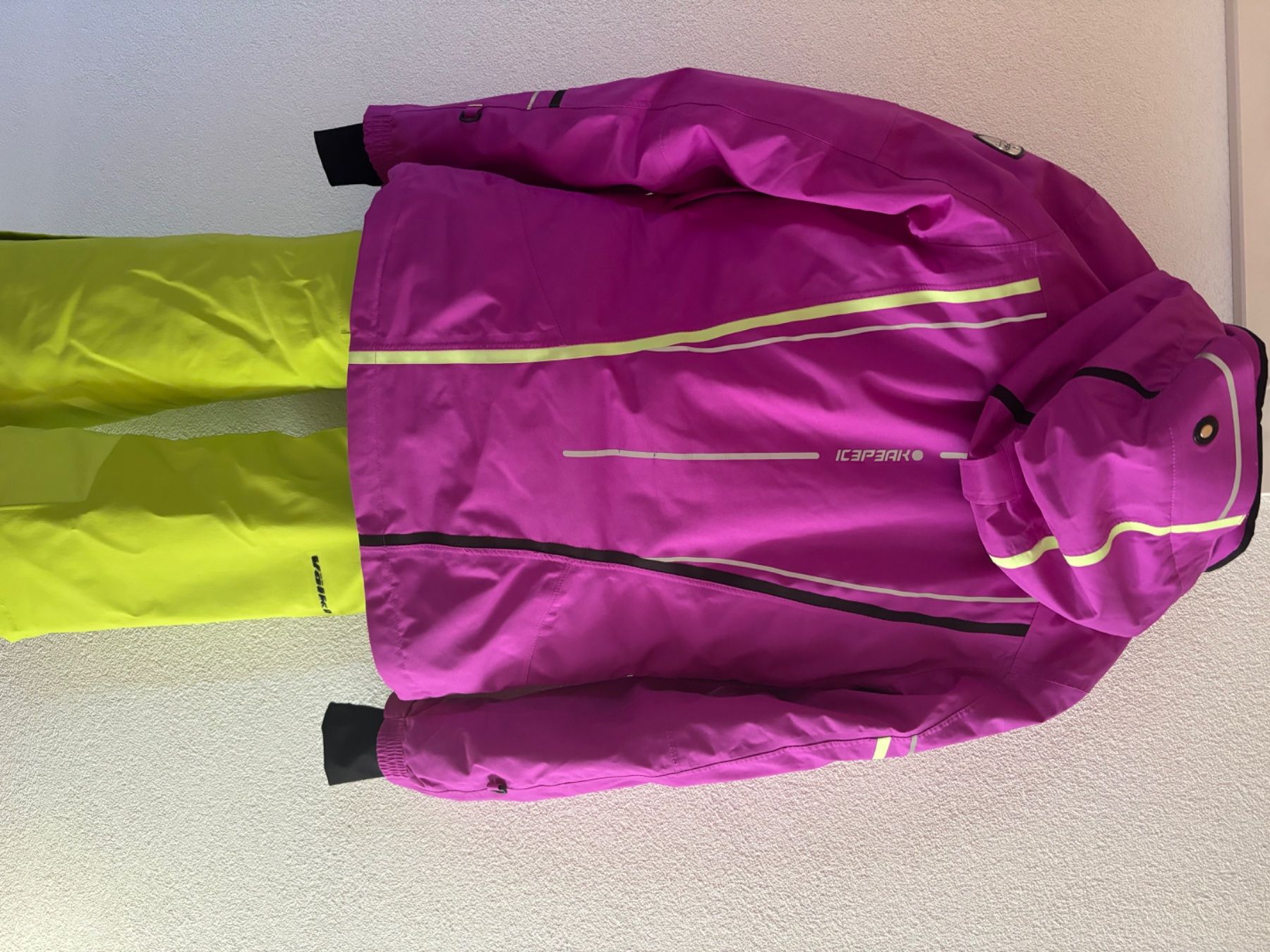 Sci: Ensemble de ski vert et violet – Usato da Grandvillard venduto da Elsa.Del 1
